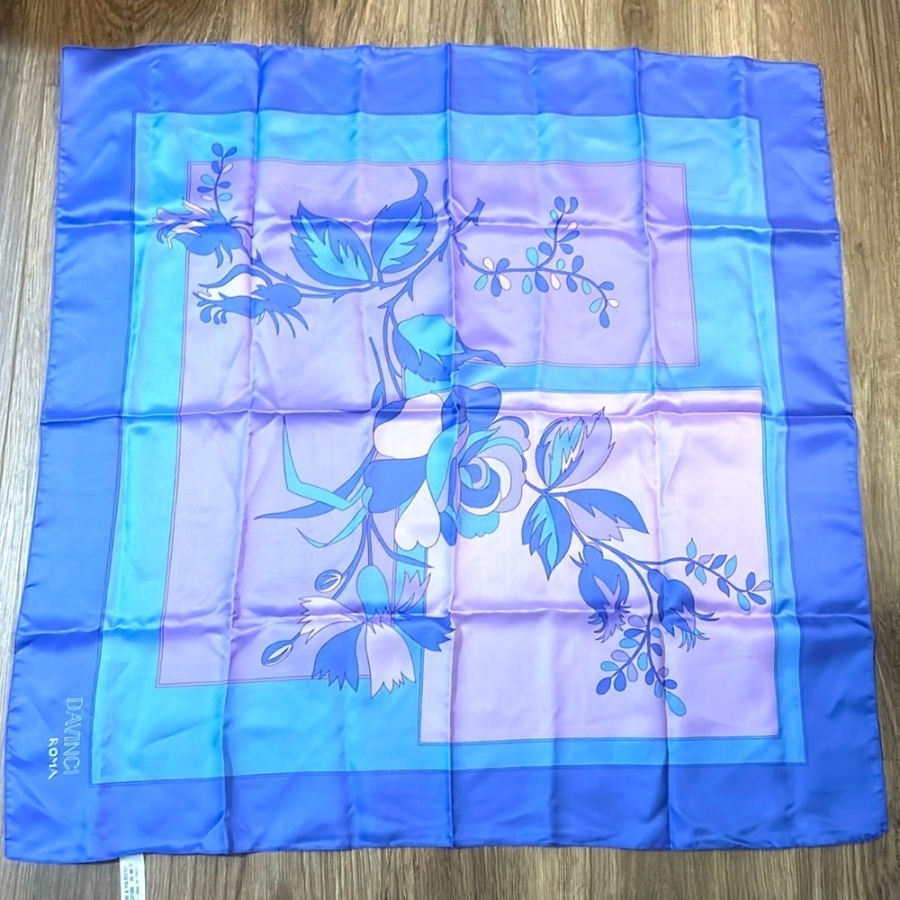 DaVinci Roma vtg 100% polyester scarf 30”x30” Made in Italy